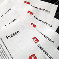 Abbildung von Briefköpfen mit Niedersachsenlogo und Zusatz Presse